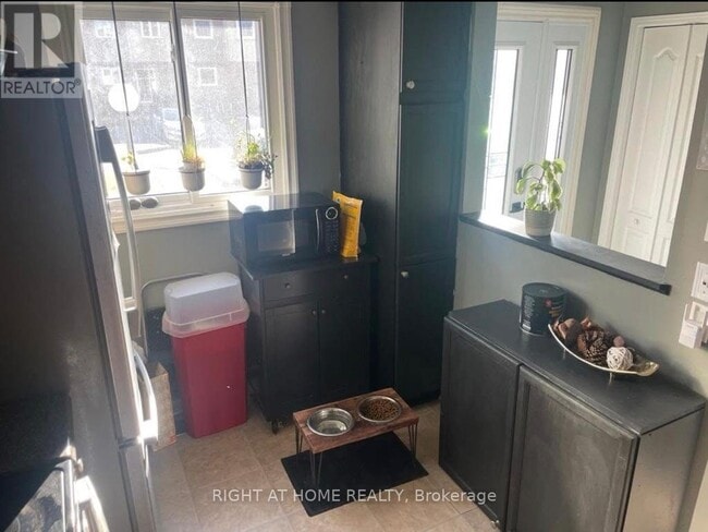 Photo - 4338 Meadowvale Ln