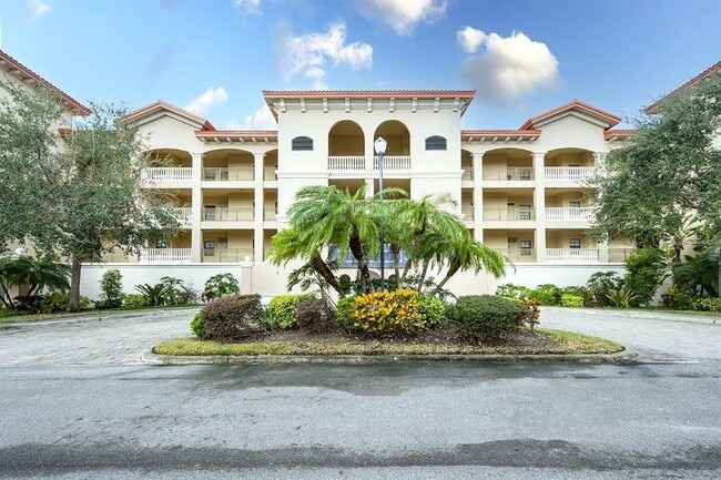 Building Photo - 7702 Lake Vista Ct Unit 204