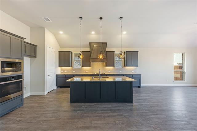 Photo - 2813 Carisbrooke St