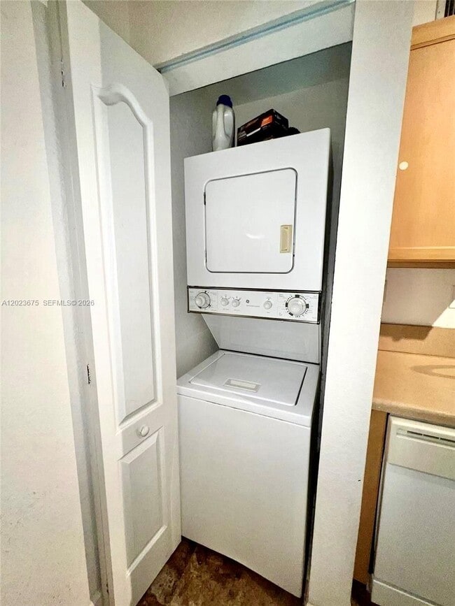 Photo - 6001 SW 70th St Unidad 454