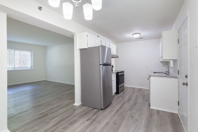 641 Powder Springs St Unit 9