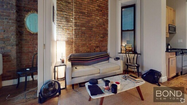 Building Photo - 246 Mott St Unit 5 Rental