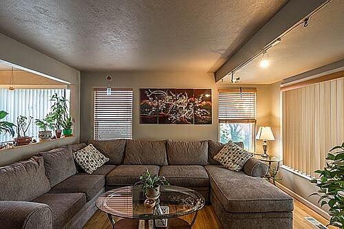 Photo - 1419 American Ave S
