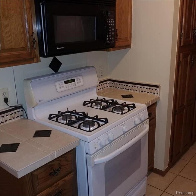 Photo - 205 Pineview Ct