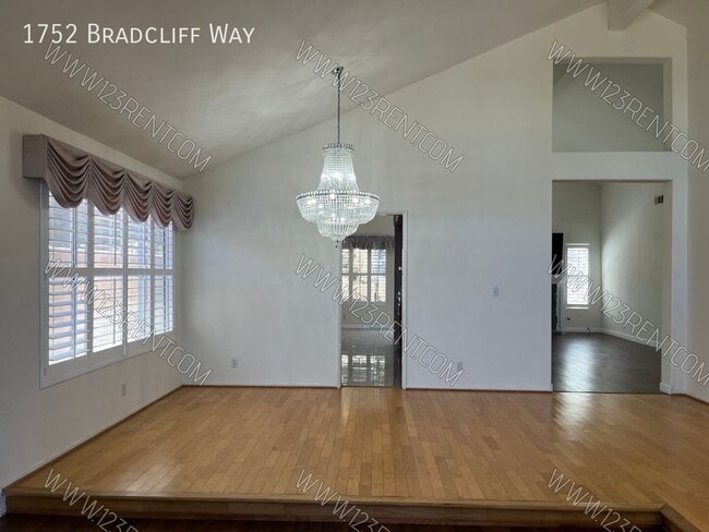 1752 Bradcliff Way