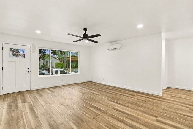 2735-2737 Teresita St.