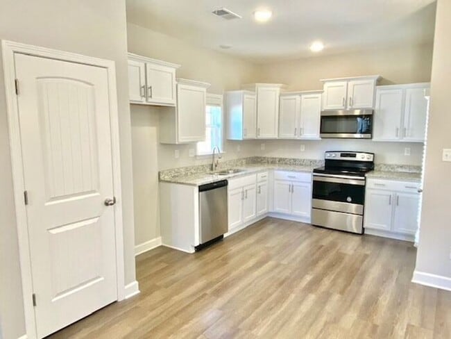 Photo - Now Lasing a 4 Bedroom 2.5 bath home in Ho...