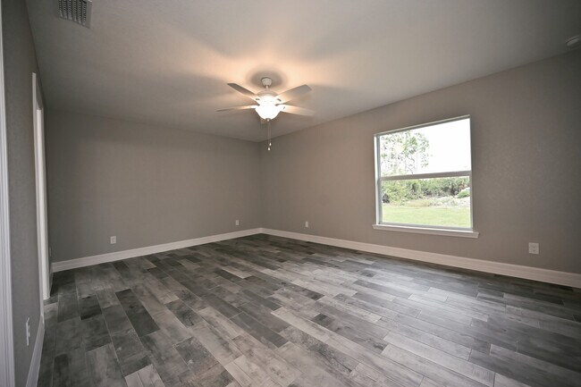 Primary Room - 14027 Orbit Ave