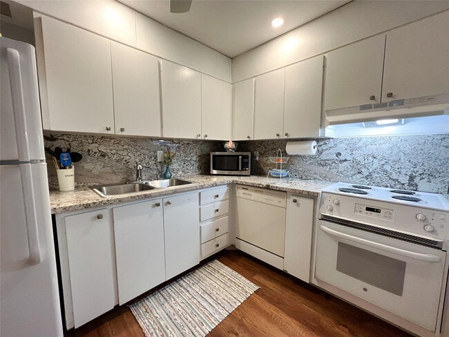 Photo - 6239 Bay Club Dr Unit 1