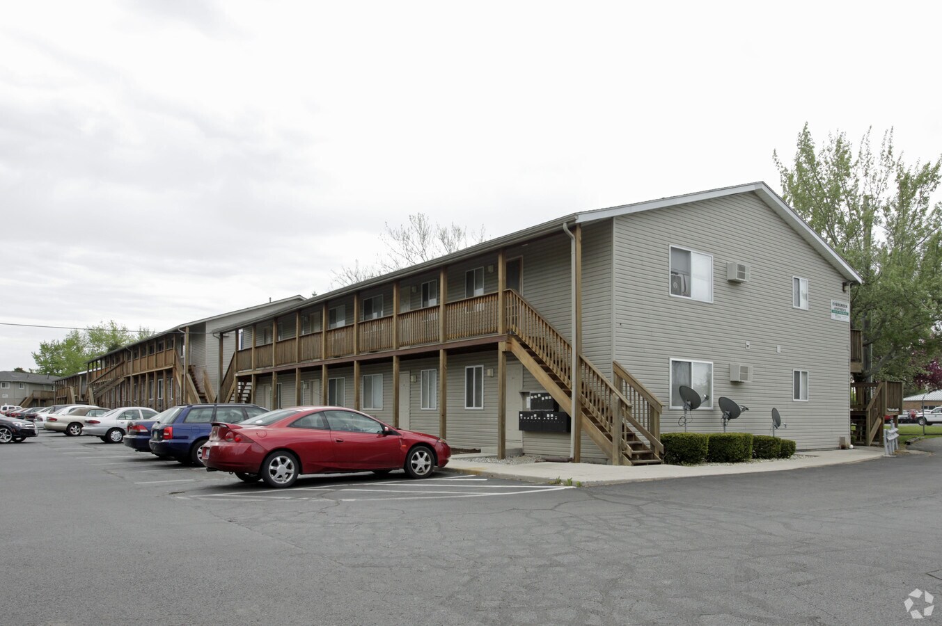 Photo - Evergreen Apartments