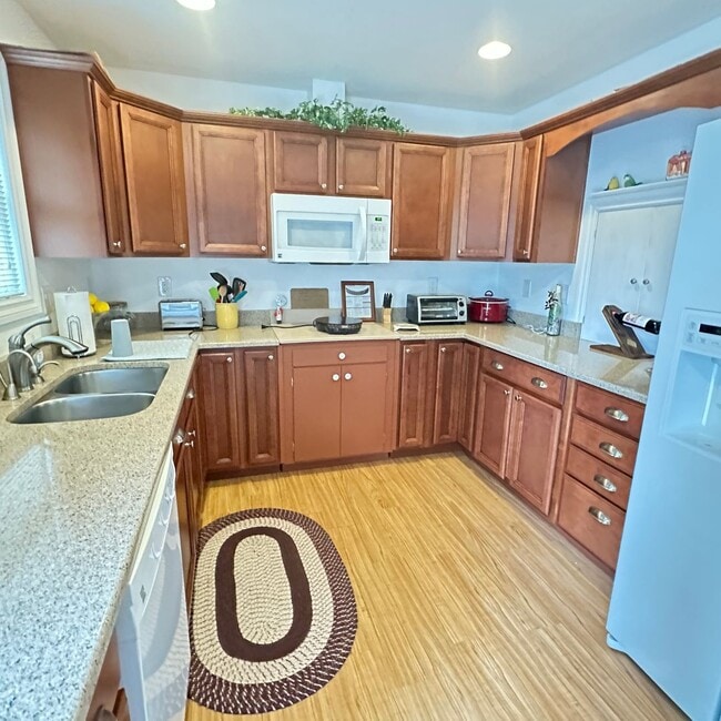 Photo - Courtyard Vista Cottage: A peaceful retreat with stunning views and a charming courtyard. $300 ut...