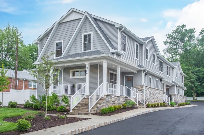 Photo - 360 Orange Rd