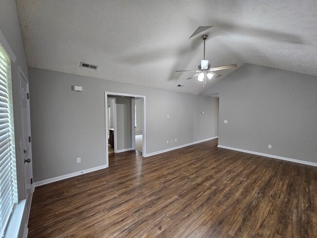 Photo - 2676 Delong St