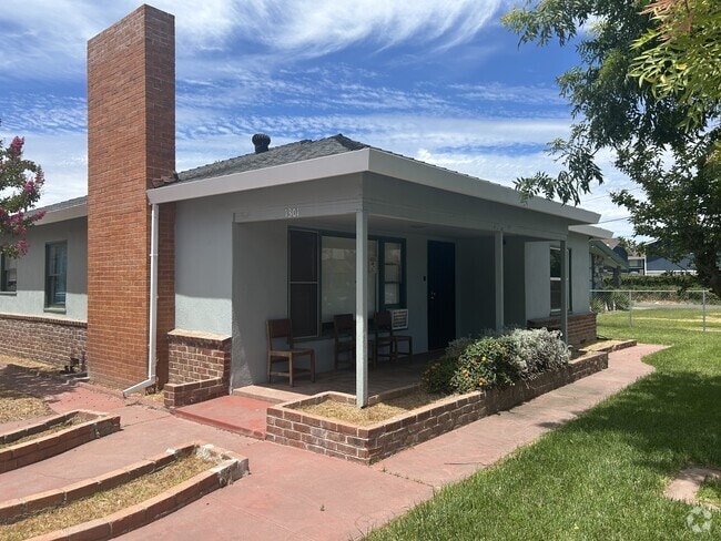Building Photo - 1301 Higbee Dr Rental