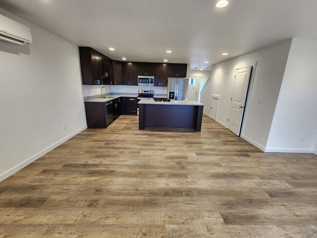 Photo - 1010 Peach Rd