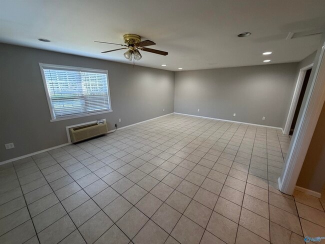 1004 Brighton Cir SE