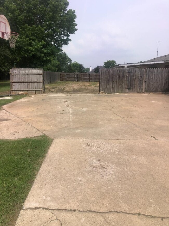 Photo - 297 Glendon St