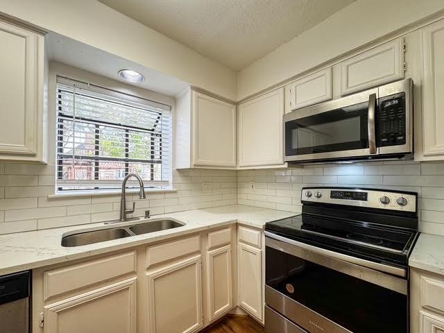 15151 Berry Trail Unidad 805