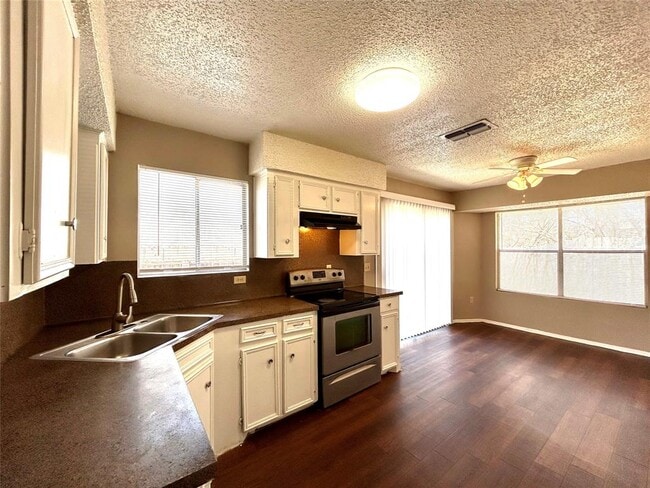 Photo - 1502 No Mor Cove