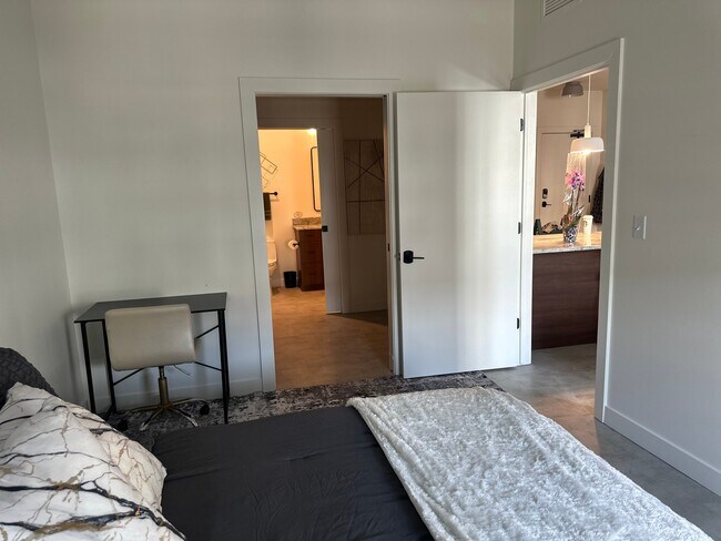 Photo - 1400 Chrysler Dr Unit 307