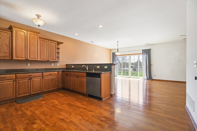 Photo - 161 Hawick St