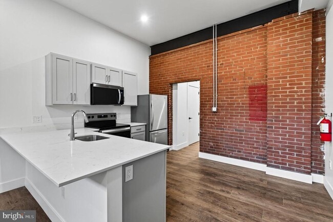 Building Photo - 123 S Main St Unit 6