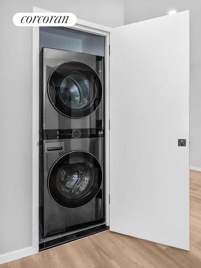 Photo - 1054 41st St