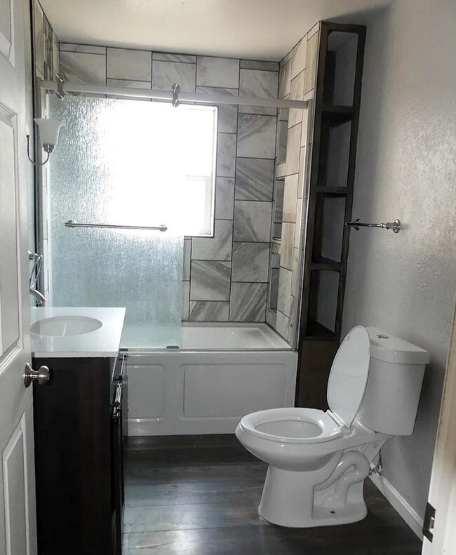 Photo - Thomas Duplex Unit A