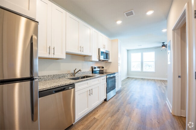 1BR, 1BA Studio - Kitchen