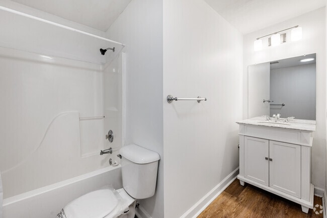 2BR, 1BA - 950SF - Bathroom