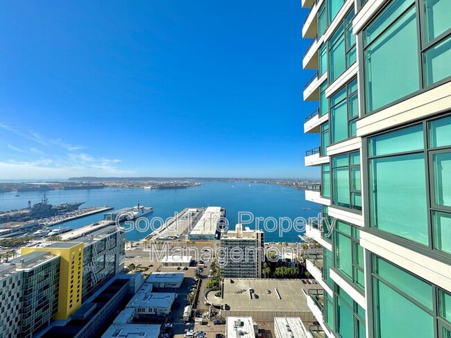 Photo - 1205 Pacific Hwy Condominio Unidad #3206