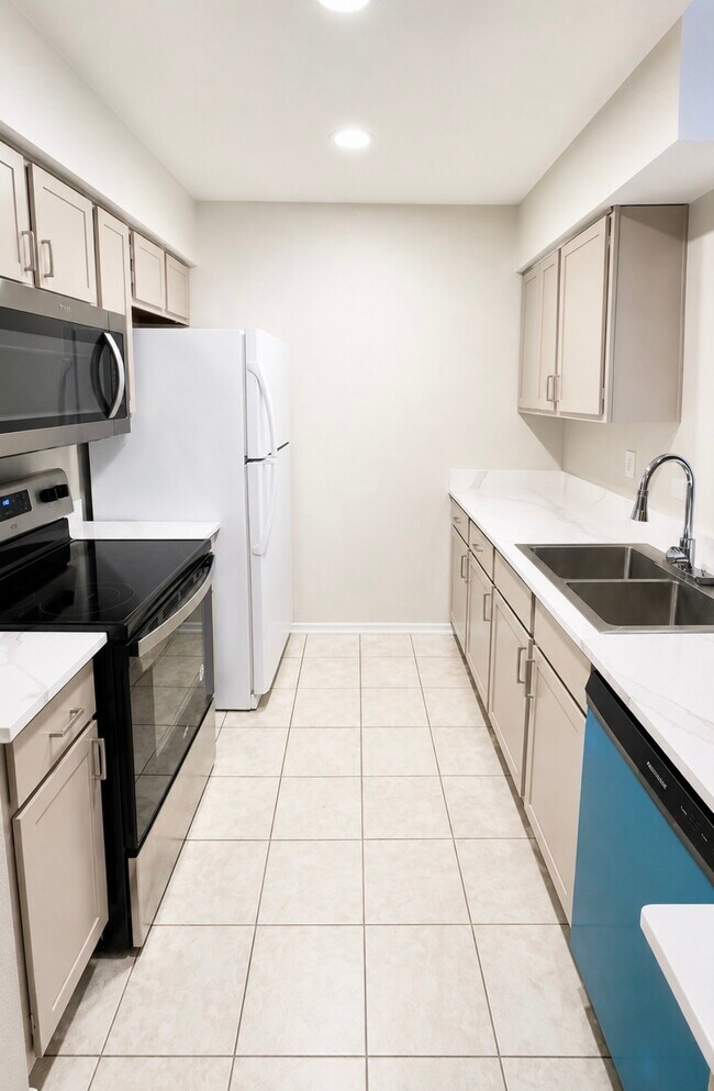 4633 Wild Indigo St Unit 555