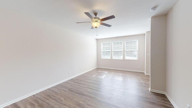 Photo - 310 Bogle St