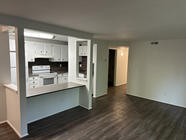 Building Photo - 3164 Central Ave