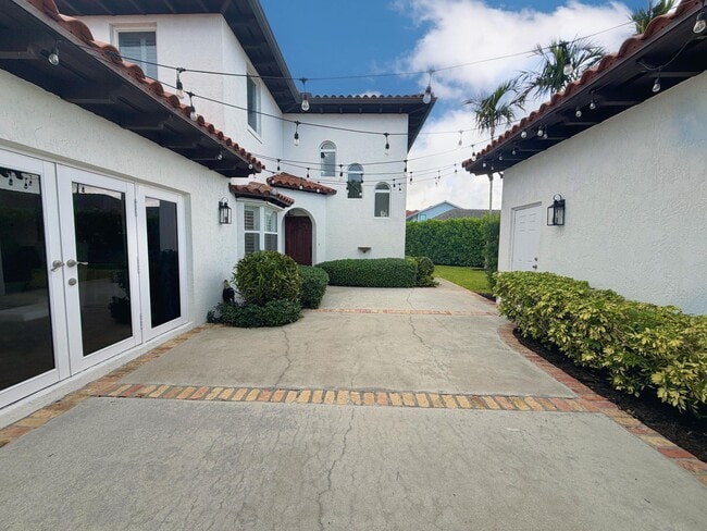 Photo - 6401 Travis Rd