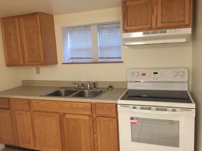 Building Photo - 64 Franklin Ave