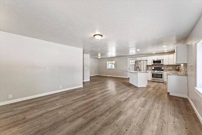 Photo - 297 Bard Ave