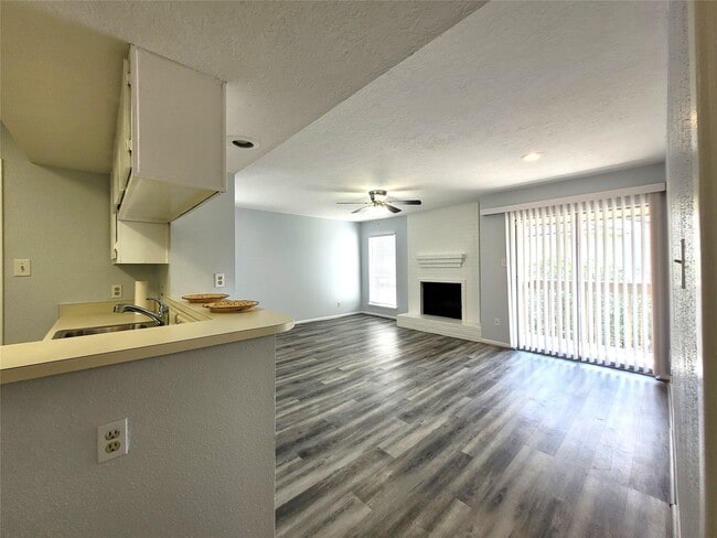 Photo - 3919 Fairmont Pkwy Unit 180