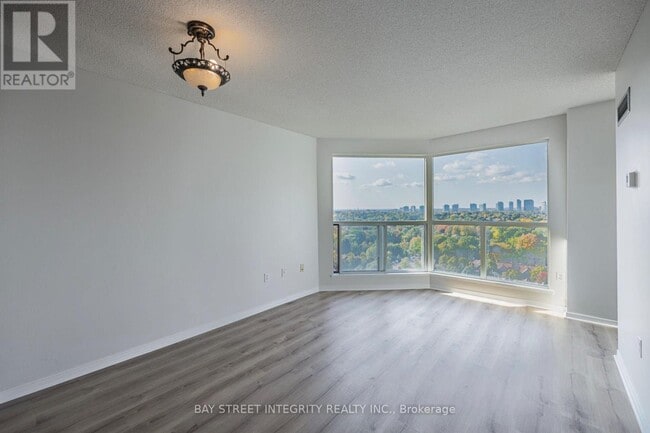 Photo - 2177 Burnhamthorpe Rd W Unit 1606