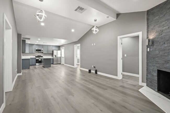 Photo - 13052 Terra Bella St