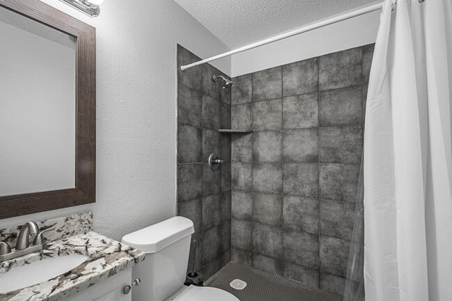 Photo - 1009 High Point Rd