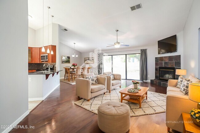 Photo - 8038 Loch Lomond Ln