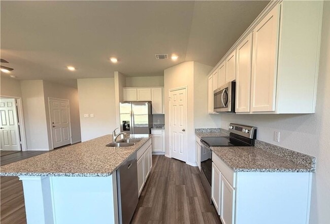 Photo - Stunning 3-bedroom 2-bathroom house!