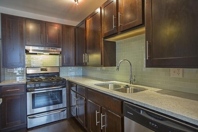 Photo - 2313 S Michigan Ave