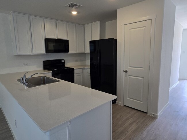 Photo - 1305 Salton Ln