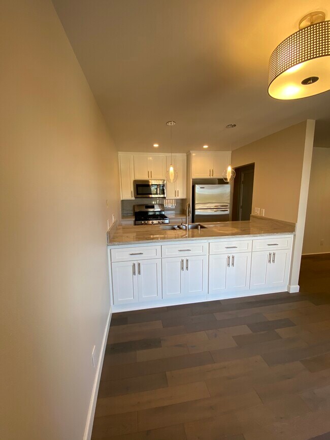 Storage for kitchen - 720 Meyer Ln Unidad 213