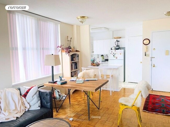 Photo - 516-520 W 112th St