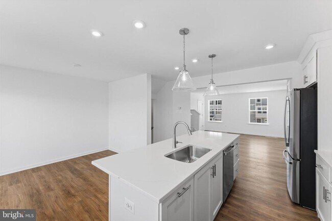 Photo - 501 Fontana Cir