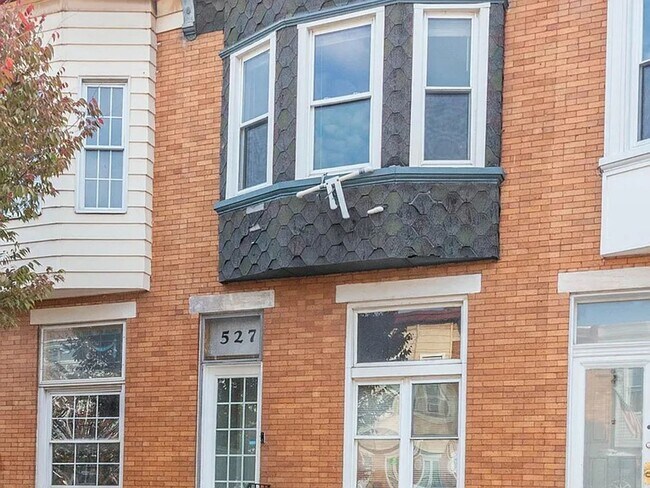 Photo - Spacious 3 Bedroom Townhome