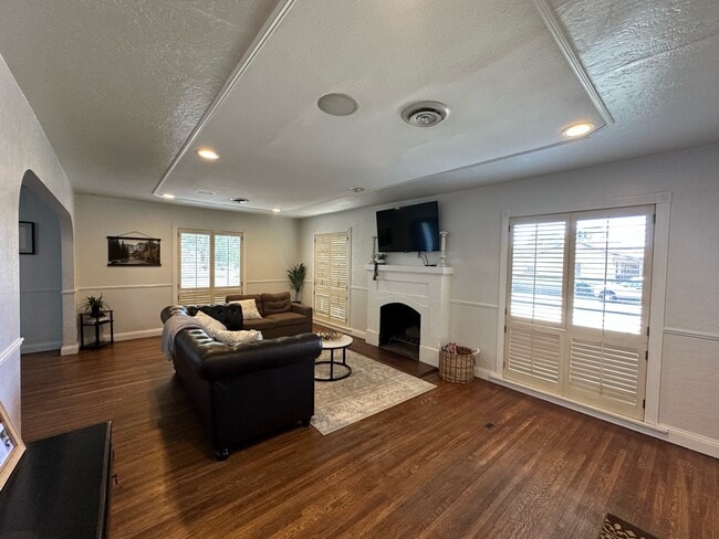 Photo - 2401 Pacific Dr